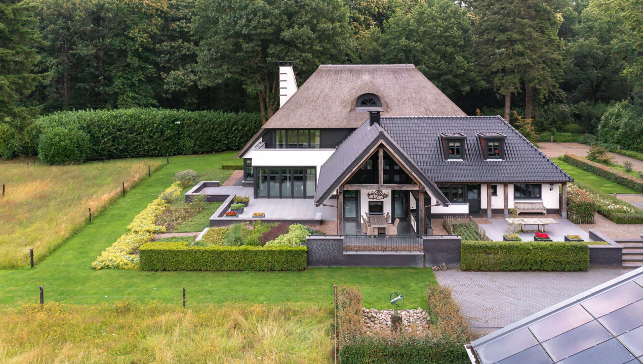 BHN-dji_0835-landelijke-bostuin-villa-Garderen-LR-68